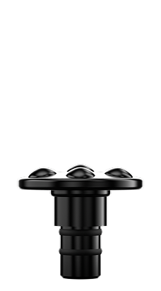 Zbliżenie na czarną, płaską końcówkę (głowicę) z wypustkami do masażu pistoletu SKG F1-Pro