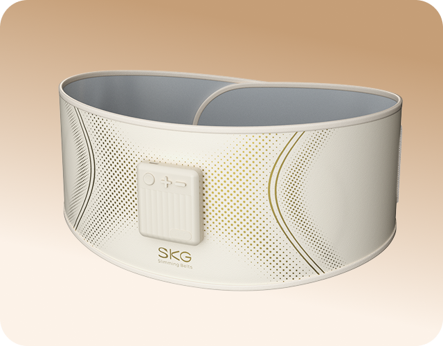 Pas treningowy SKG GS300 w kolorze beżowym, z panelem sterowania na boku i złotym, perforowanym wzorem na zewnątrz