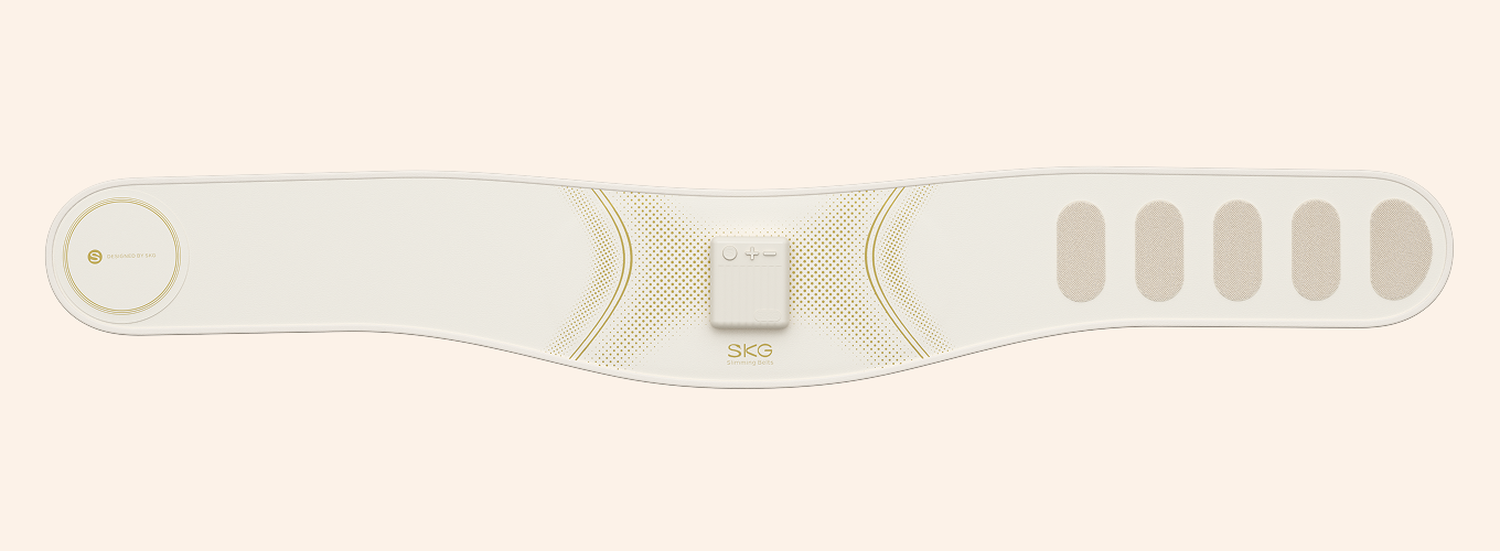 Beżowy pas treningowy SKG GS300 z modułem do sterowania na środku