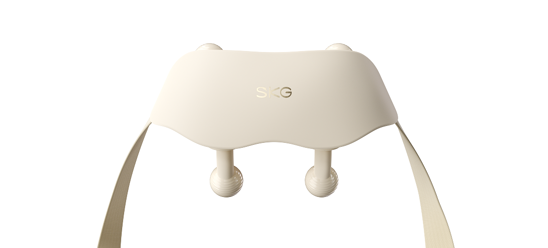 Masażer karku SKG HS500-2 w kolorze beżowym, z logo SKG i dwiema kulistymi głowicami masującymi