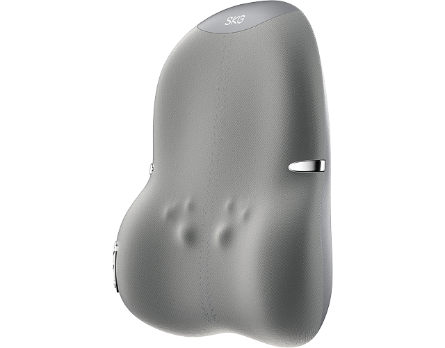 Szary masażer pleców SKG TS700 z widocznymi wypukłościami masującymi ukazany lekko od boku
