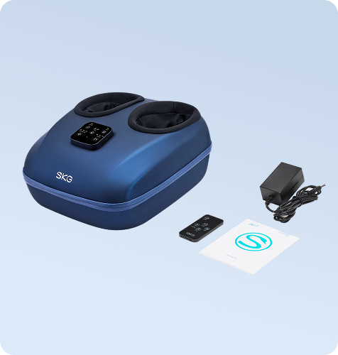 Masażer stóp SKG YS100 w kolorze granatowym, z pilotem, zasilaczem i instrukcją obsługi